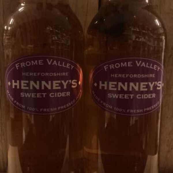 NIEUW BINNEN: Henney's Sweet, Henney's